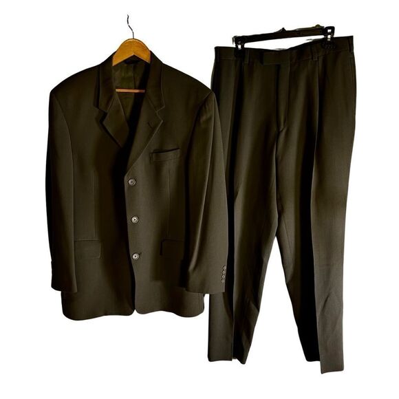 Kennth Cole New York - Mans Brown Suit - Picture 1 of 16